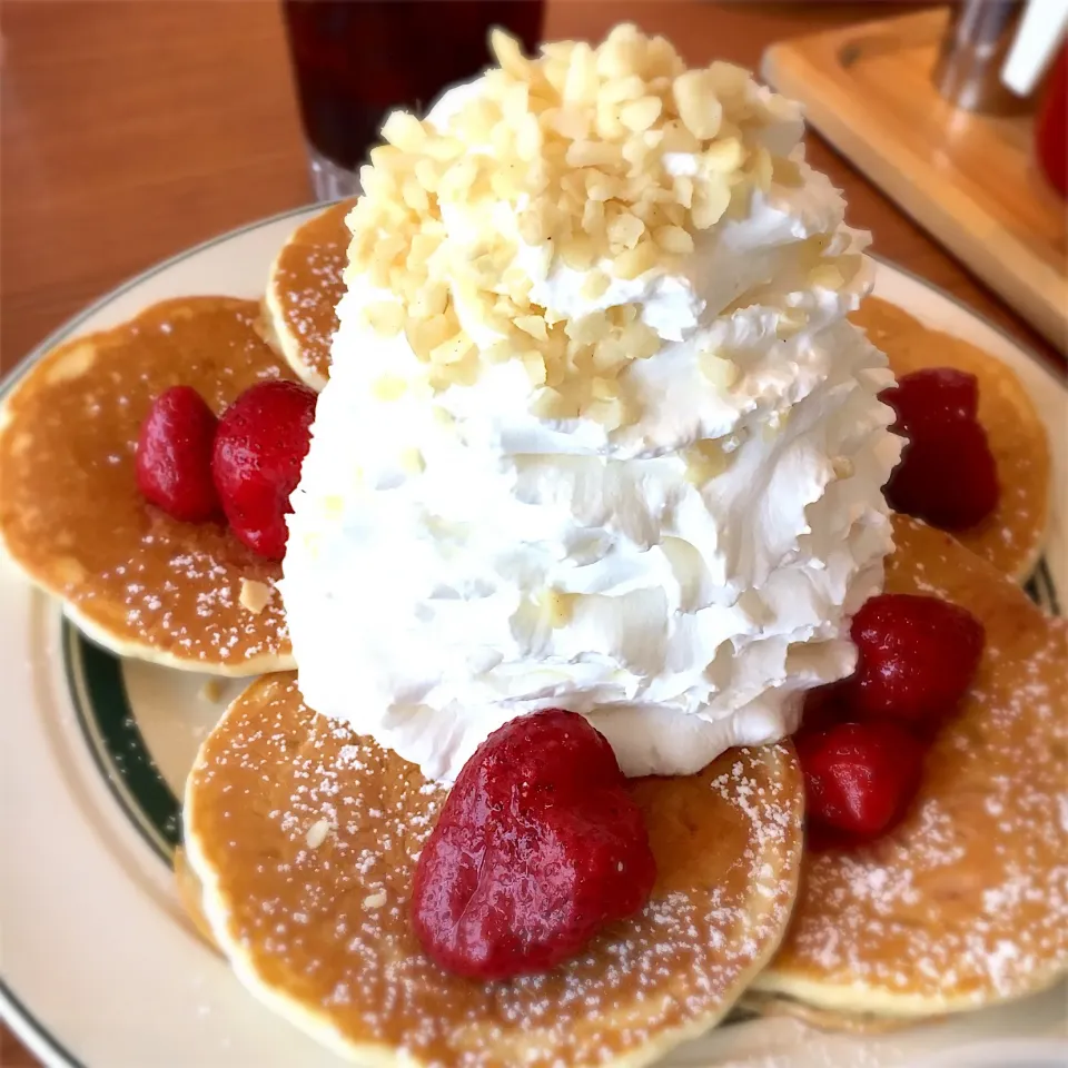 ストロベリー🍓パンケーキ🥞|ましてさん