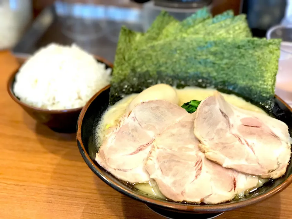 横浜家系ラーメン まくり家スペシャル 塩とんこつ|yujiさん