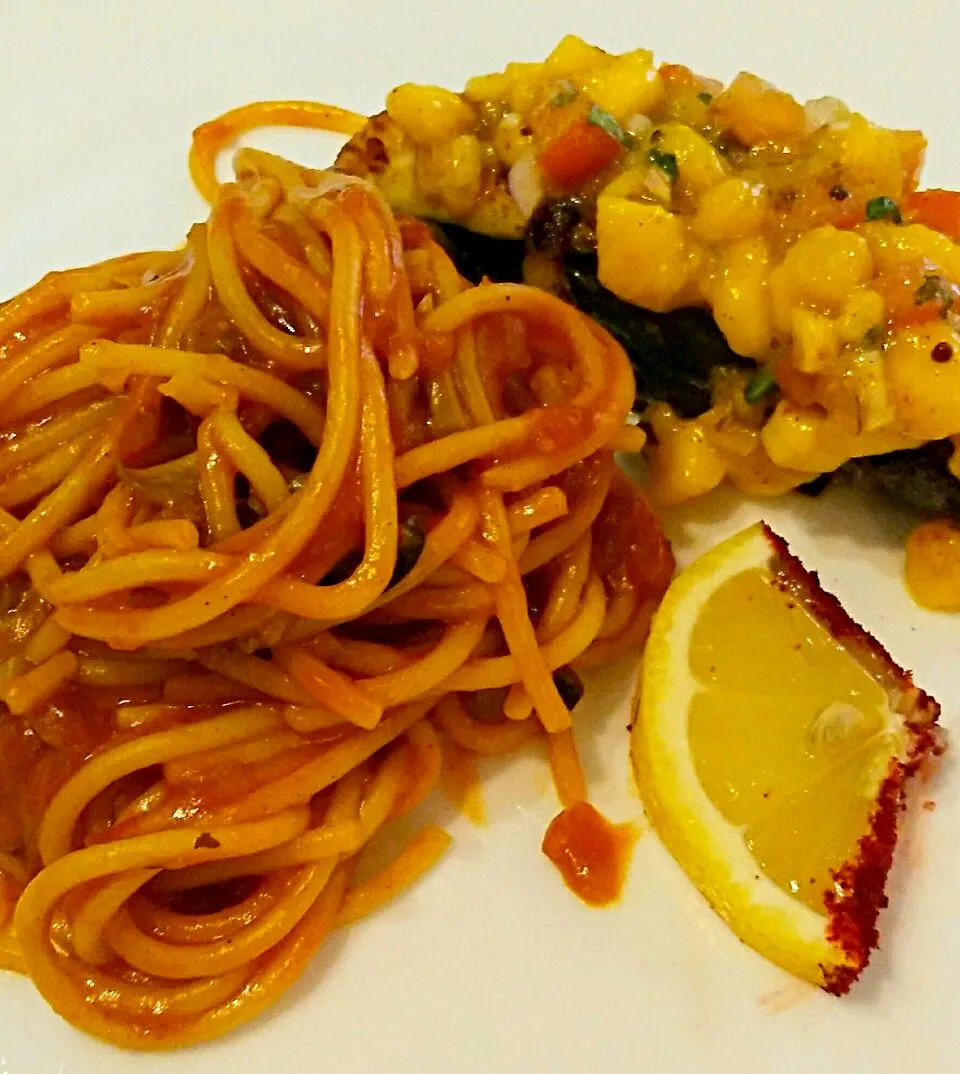 Grilled Salmon with Mango Salsa Pasta|Mariano Ngさん