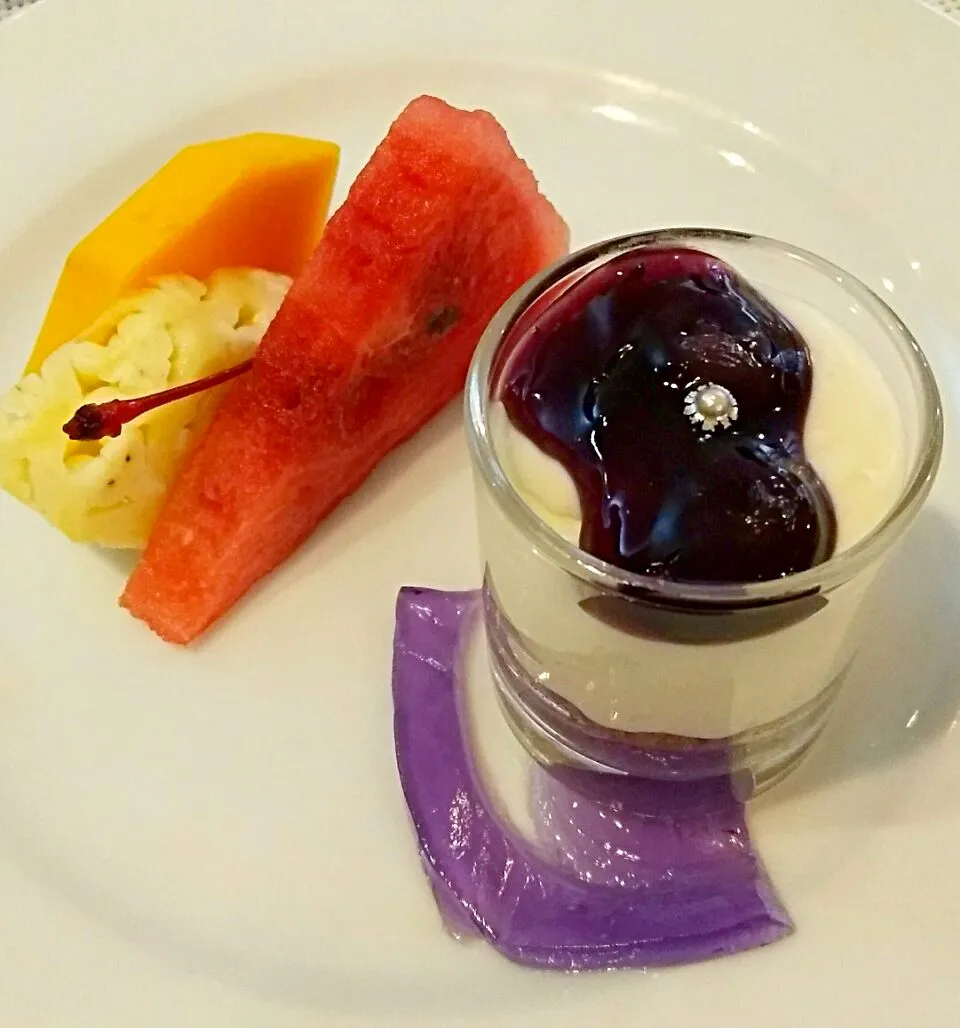 Mixed Fruits with Cheesecake|Mariano Ngさん