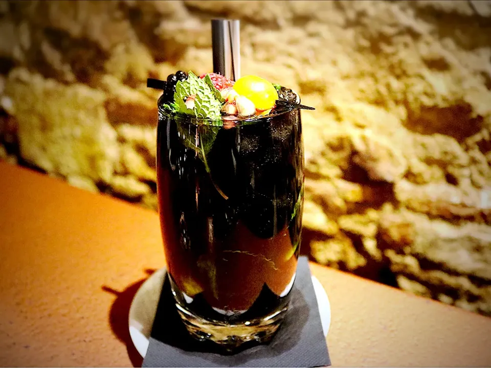 Snapdishの料理写真:ブラックベリーモヒート @Cera23
#cera23 #blackberrymojito #barcelona #spain|酩酊親父さん