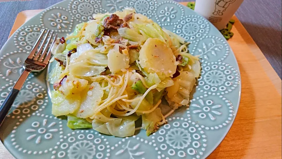 アンチョビとポテトとキャベツのパスタ|おむすびさん