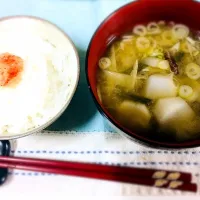 Snapdishの料理写真:新米が主役の晩ご飯
（山菜と里芋のお味噌汁）
#新米食べたくて|chocolatさん