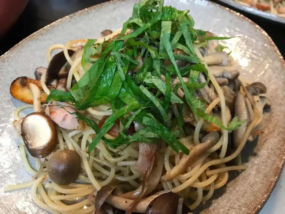 Snapdishの料理写真:和風キノコスパゲッティ🍄|buhizouさん