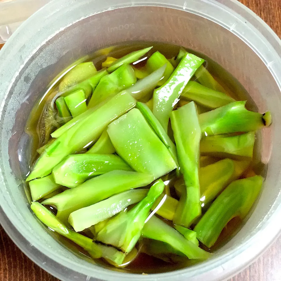 Snapdishの料理写真:ブロッコリー茎の出汁びたし【常備菜】|yumyum😋さん