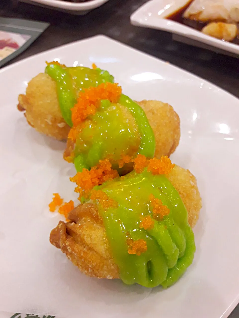 Fried wanton with wasabi sauce|Jeab Lertさん