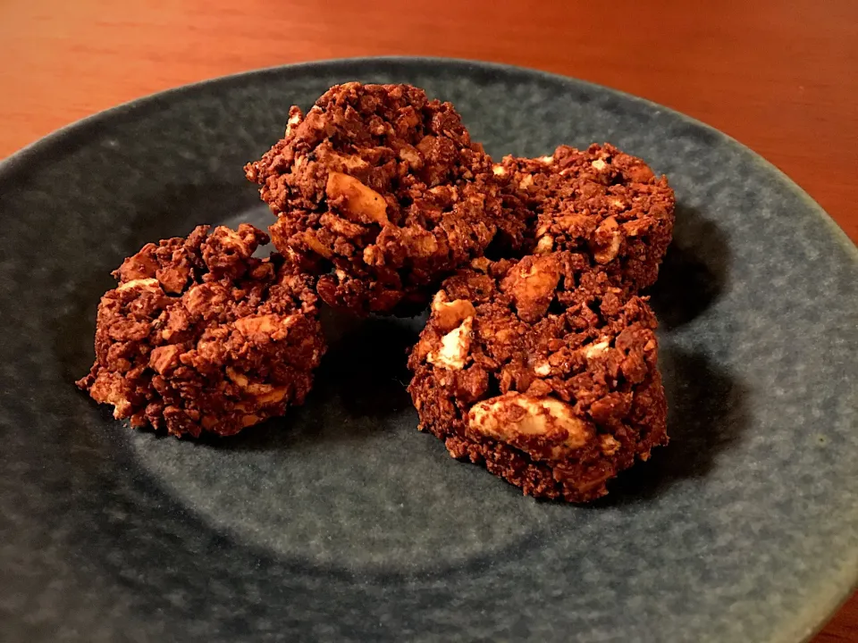 カンパンアレンジ！チョコクランチ|はっしーさん