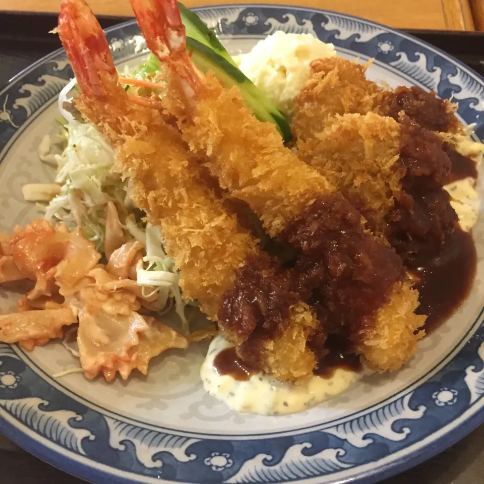 オーソドックスなエビフライとヒレカツランチが食べたい日もある🍤|kazzz3さん