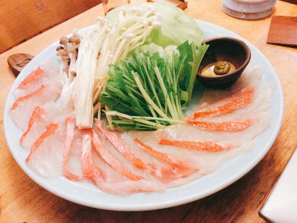 Snapdishの料理写真:東伊豆の美味しい金目鯛🐟のシャブシャブ😋|アライさんさん