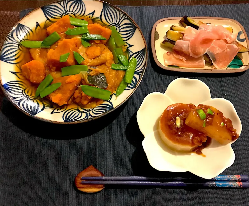 半端野菜のあれこれ晩酌つまみ

☆お麩とカボチャのあっさり煮
☆ふろふき大根
☆ナスのチーズ焼き 生ハム添えて|☆アスカ☆さん