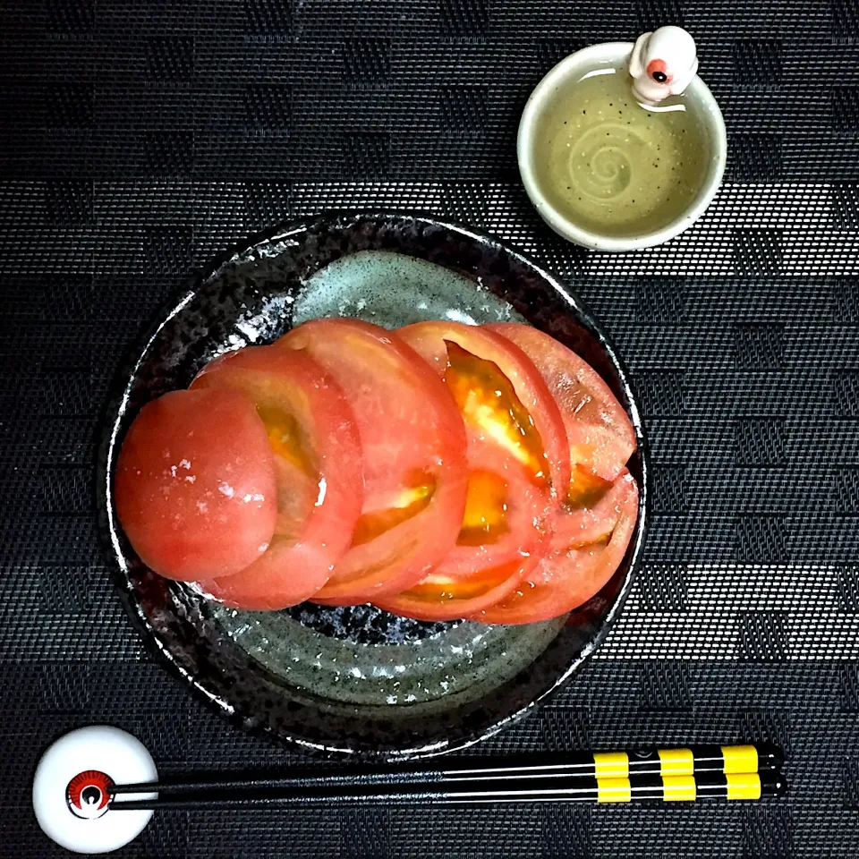 冷やし巨大トマト🍅  (^-^)|Kei Satoさん