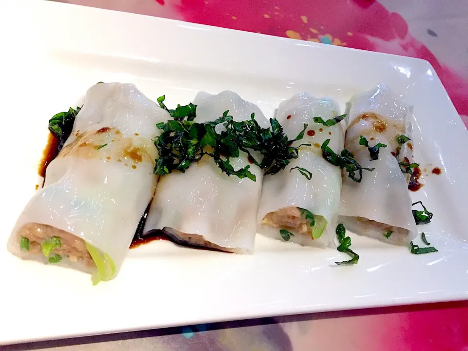 Steamed rice flour rolls with scallion and beef|Sky Blueさん