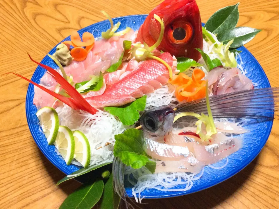 民宿料理😋金目鯛🐟いいね〜お刺身
トビウオ🐟のお刺身❣️|アライさんさん