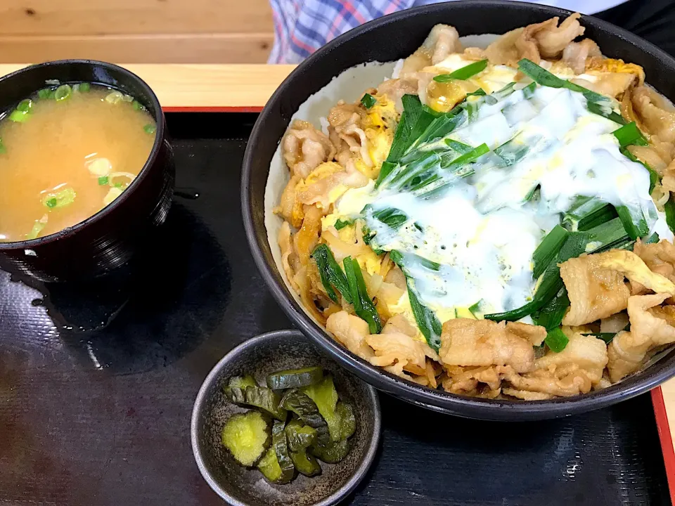 ニラ玉丼|しいたけ茶さん