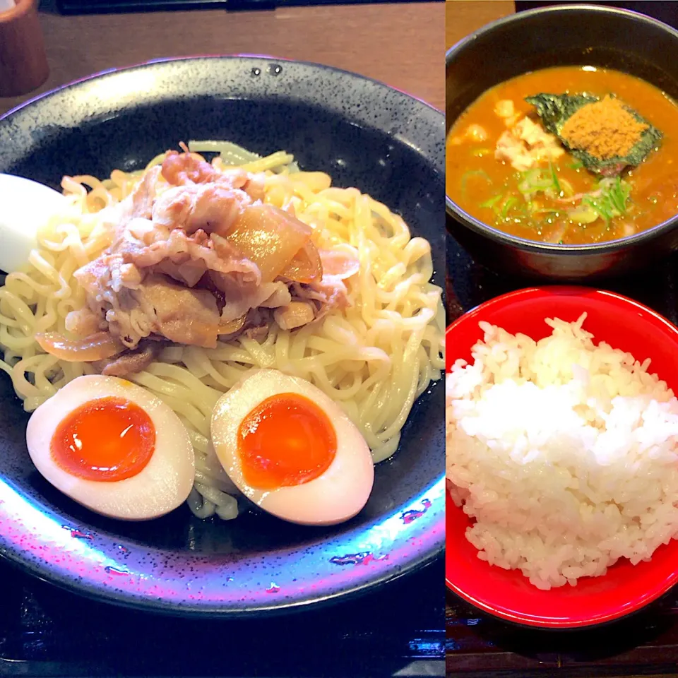 Snapdishの料理写真:濃厚カレーつけ麺
T 肉盛り
T 煮たまご
ちょい辛
ライス🍚小|るみおんさん