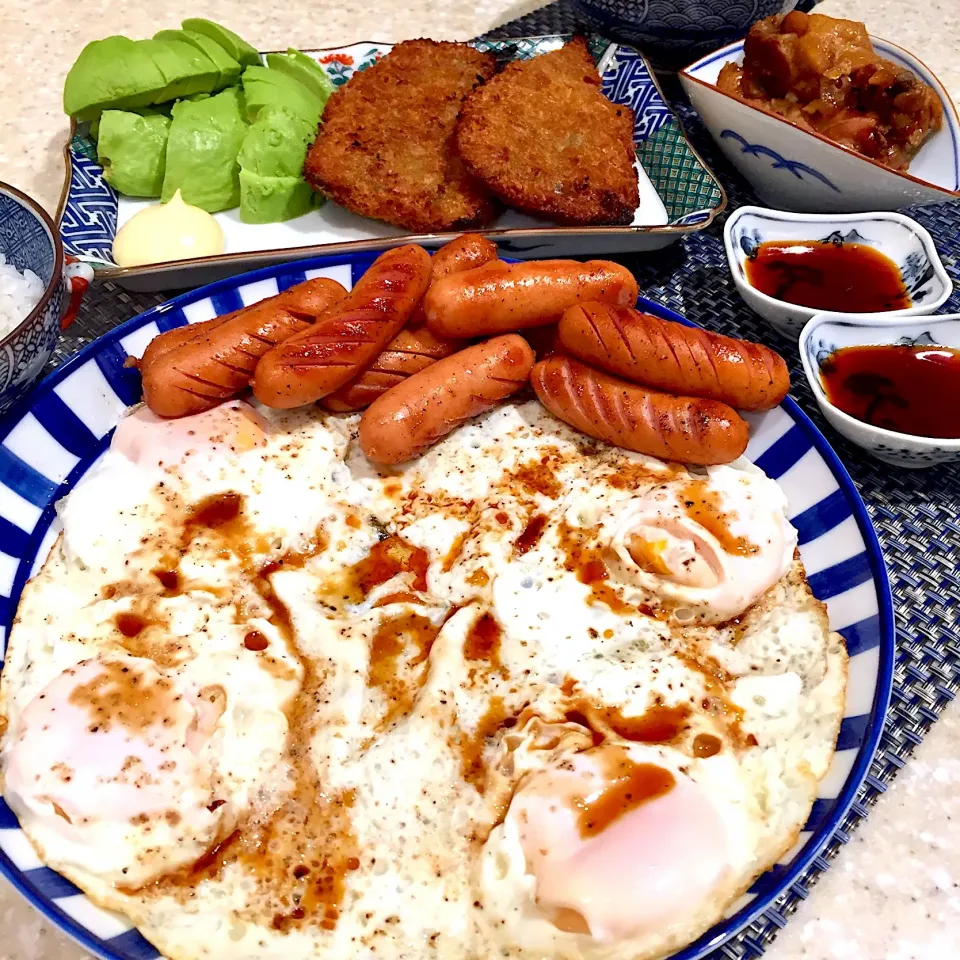 夫リクエストの目玉焼き🍳そして！茶色いおかず、、、|Mayumiさん