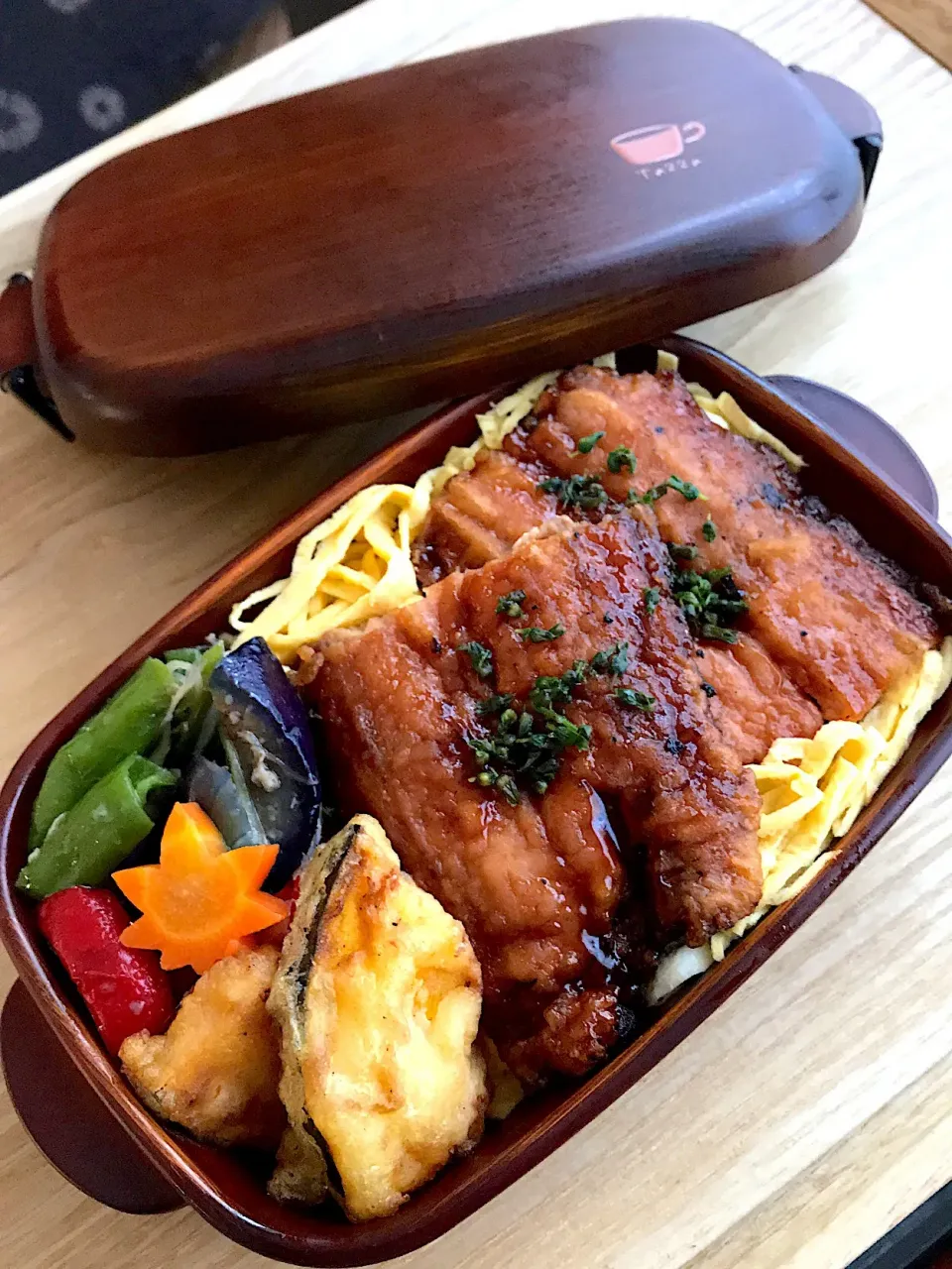 秋刀魚の蒲焼丼弁当|二キィさん