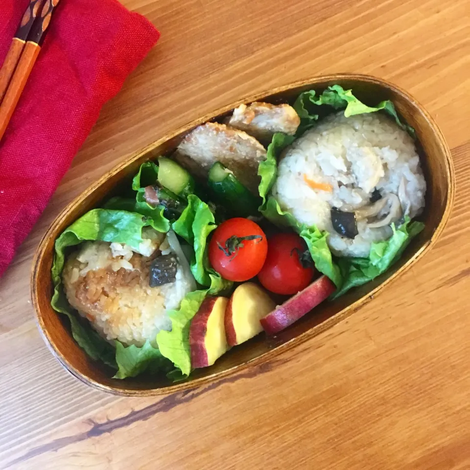 きのこの炊き込みご飯にぎり弁当🍙
おこげがうまま😋

#弁当 #お弁当 #お弁当記録 #オベンタグラム #bento #lunch #japan #ワッパ#曲げワッパ #まげわっぱ #わっぱ弁当|りよさん