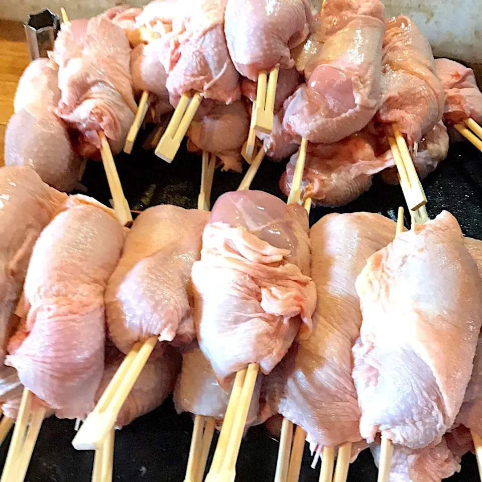 鳥モモ丸丸素揚げ(ギャートルズの肉)|亀戸 養生蕎麦 高のさん