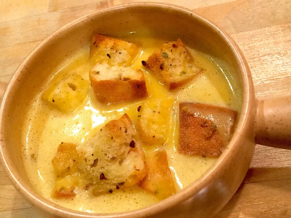 Roasted butternut squash soup with herbed croutons|emilyDeSantoさん