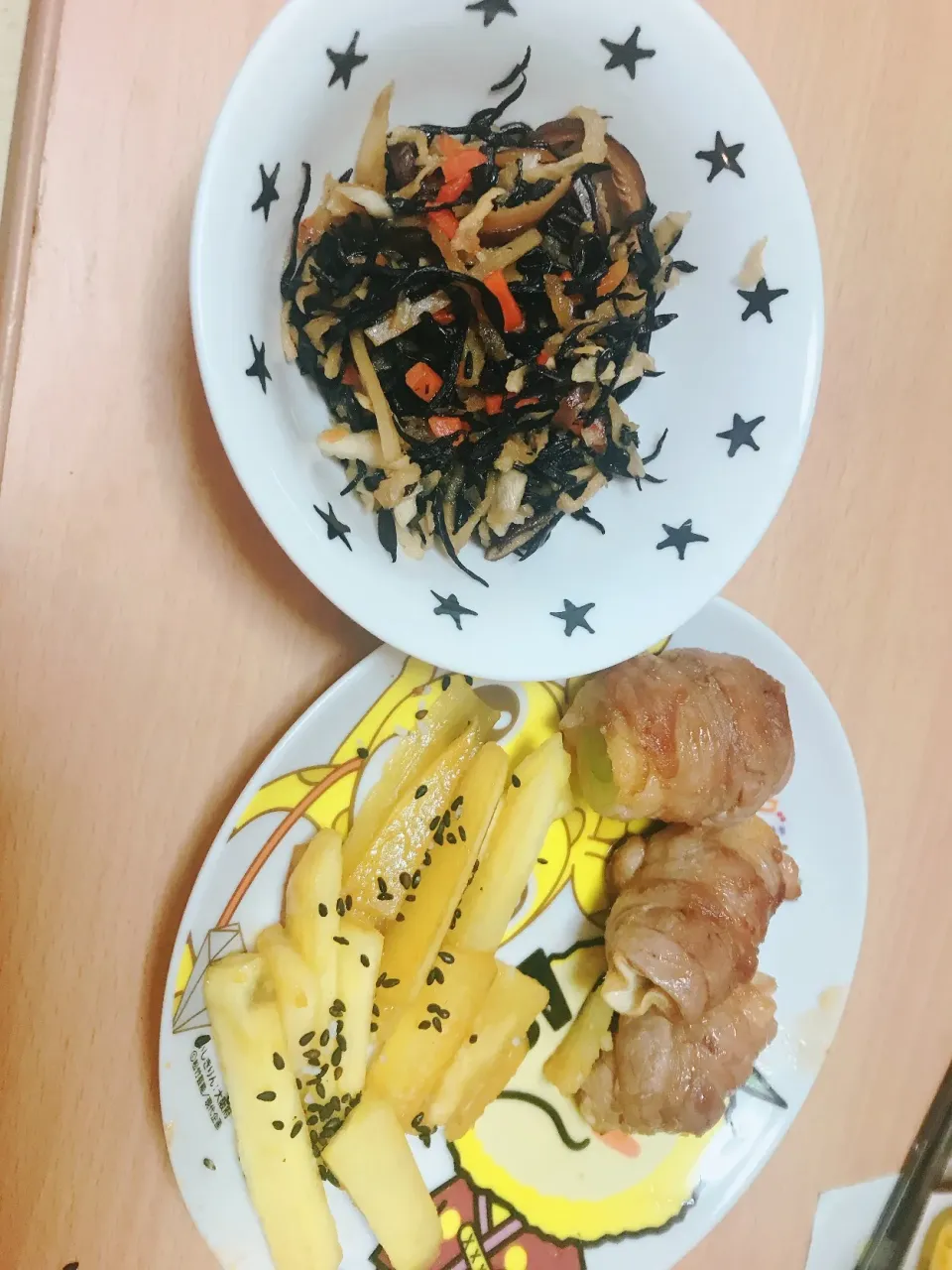 肉巻きネギ油揚げ
さつまいものバター焼き🍠
ひじきの煮物|あみたんさん