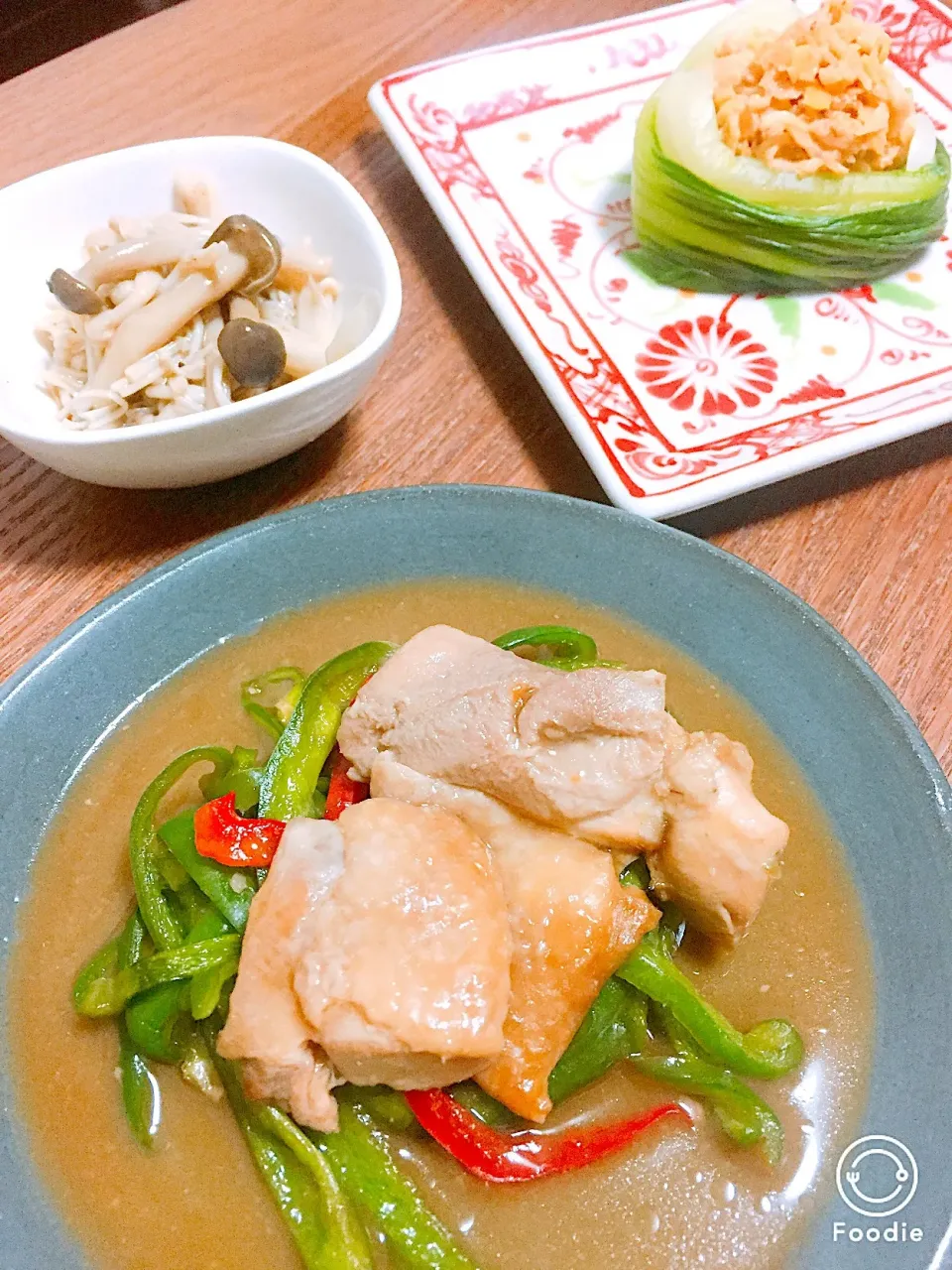 Snapdishの料理写真:今日のシホ食堂‼️ 🍄手作り醤油麹で鶏肉とピーマンの蒸し煮 🍄切り干し大根とレンズ豆のサラダ 🍄キノコ色々なマリネ隠し味には手作りライムポン酢 #シホ食堂 #おうちごはん #晩御飯 #1人ご飯 #蒸し物 #マリネ #ポン酢 #ライムポン酢#切り干し大根のサラダ #レンズ豆 #醤油麹 #手作りポン酢 #手作り醤油の|Shiho Nakayamaさん