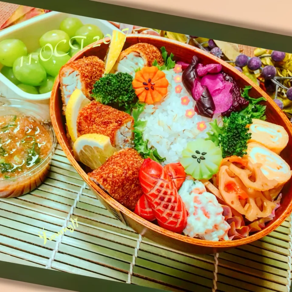 Snapdishの料理写真:マグロカツのお弁当🍱
       ネギおろしポン酢添え|naochandayonnさん