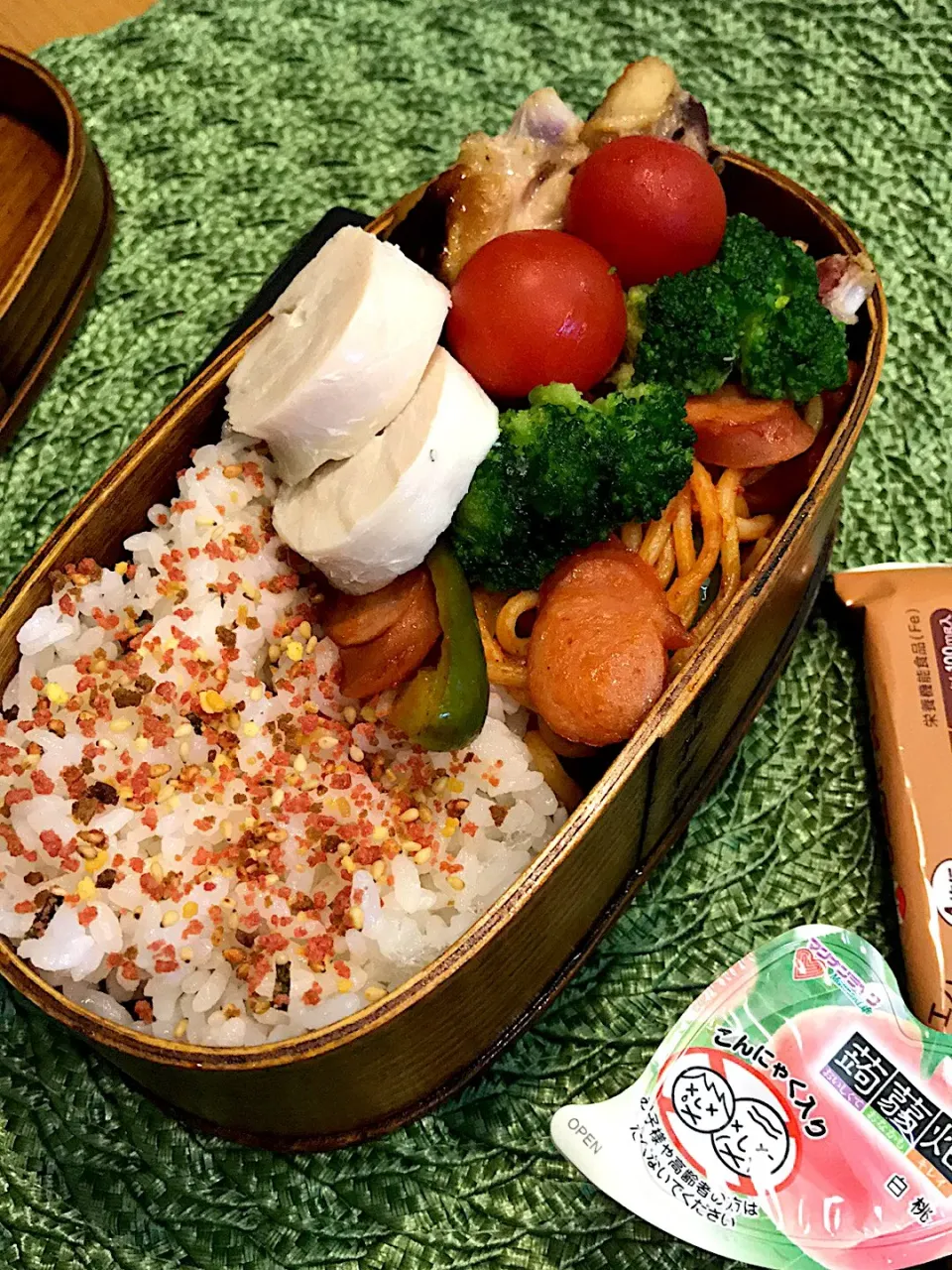 パパたろ弁当🍱

ふりかけごはん
ナポリタン
鶏ハム
チキンスティック塩レモン
ブロッコリー
ミニトマト|ひななぎさん