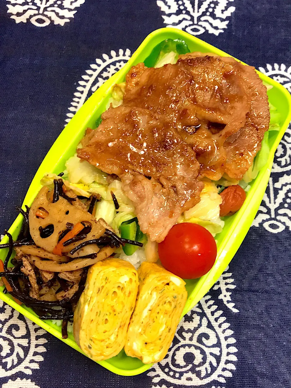 2017.10.11 中2＆高2男子 焼肉弁当〜(´>∀<｀)ゝ
#お弁当 #中2弁当 #高2弁当 #焼肉弁当|mari-pさん