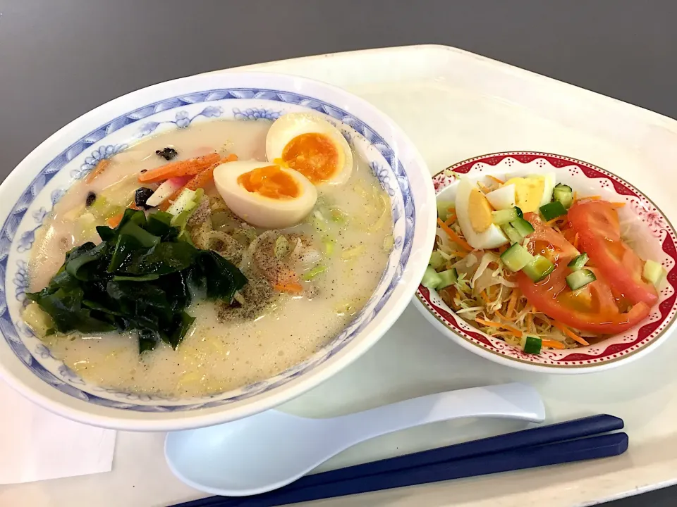 チャンポン麺、ミックスサラダ|Tadahiko Watanabeさん