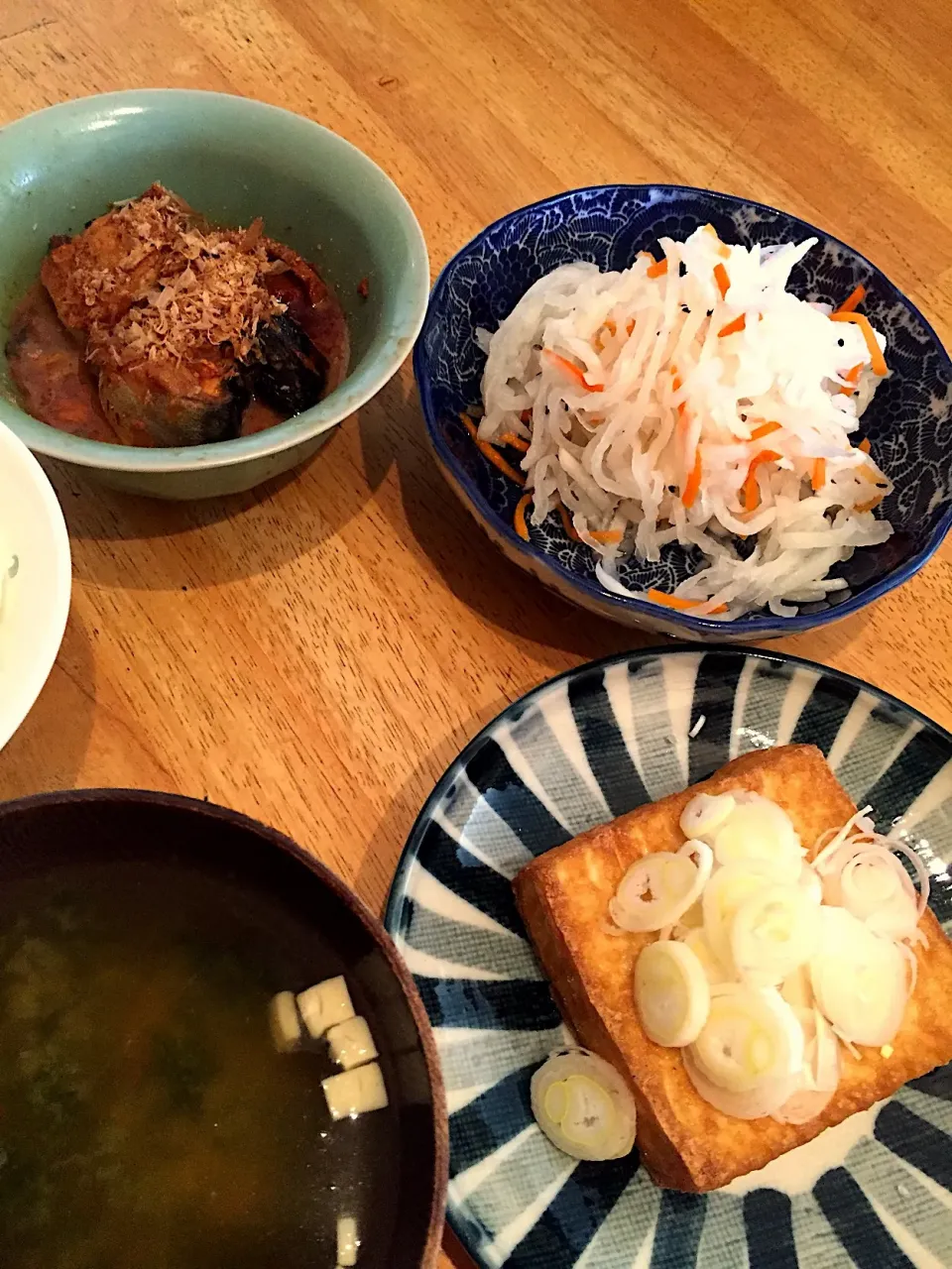 粗食昼食

#鯖缶#厚揚げ#シンプルが一番|しろくまさん