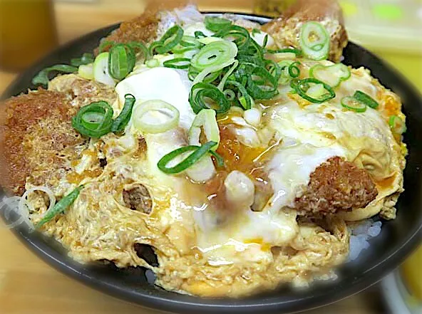 カツ丼
#まるは #カツ丼専門店 #ランチ #玉子追加バージョン|mottomoさん