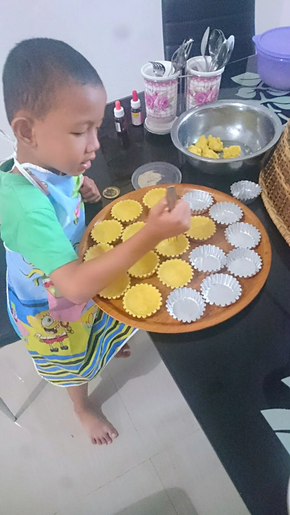 Snapdishの料理写真:making egg tart with mama|harakitchenさん