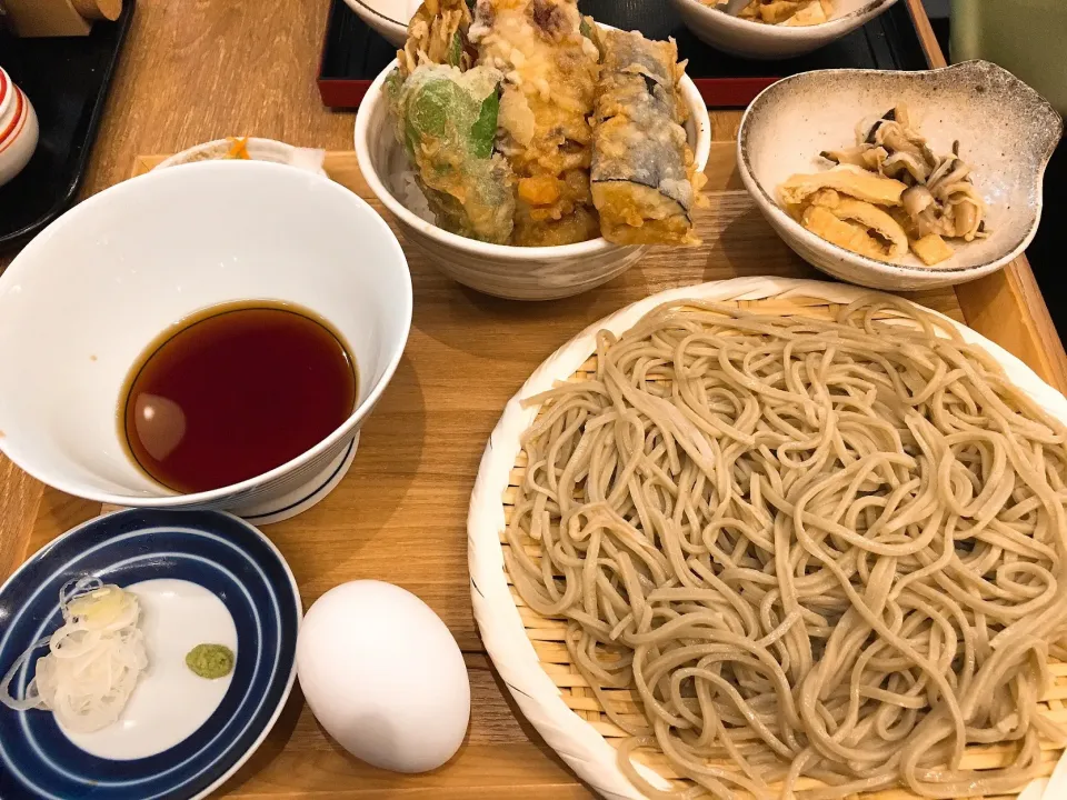 Snapdishの料理写真:もり蕎麦と盛り天丼セット|chan mitsuさん