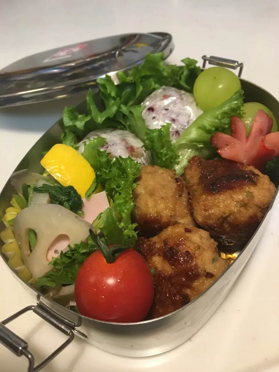 Snapdishの料理写真:鶏つくね弁当( ๑>ω•́ )۶|MOMO-chan☻さん