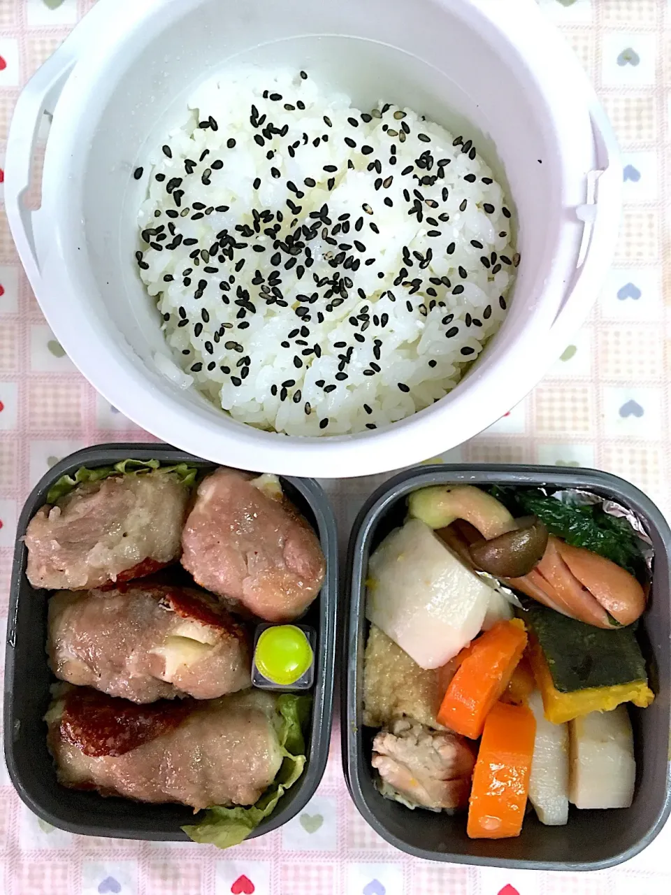 10月12日息子弁当 はんぺんチーズ豚巻き 筑前煮 ほうれん草とシメジウィンナー炒め|オリーブさん