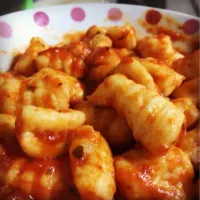 Snapdishの料理写真:Basil tomato gnocchi ~ バジルトマトニョッキ

#ニョッキ #イタリアン #バジル #トマト #家庭料理 #じゃがいも #gnocchi #Italian #tomato #basil #potato #patate #pomodoro #basilico|Susanさん