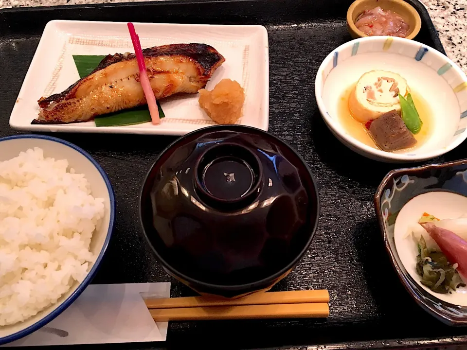 人形町 魚久 かれい味噌漬け定食✨|Junko Tominagaさん