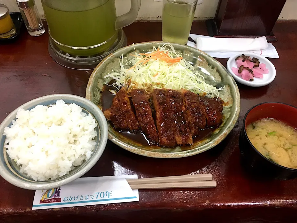 矢場とんのロースとんかつ定食|しのぶさん