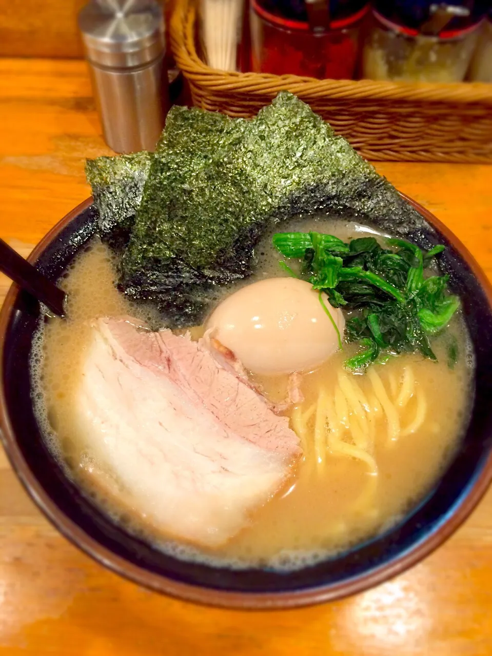 Snapdishの料理写真:塩ラーメン＋味玉@大山家 本店|morimi32さん