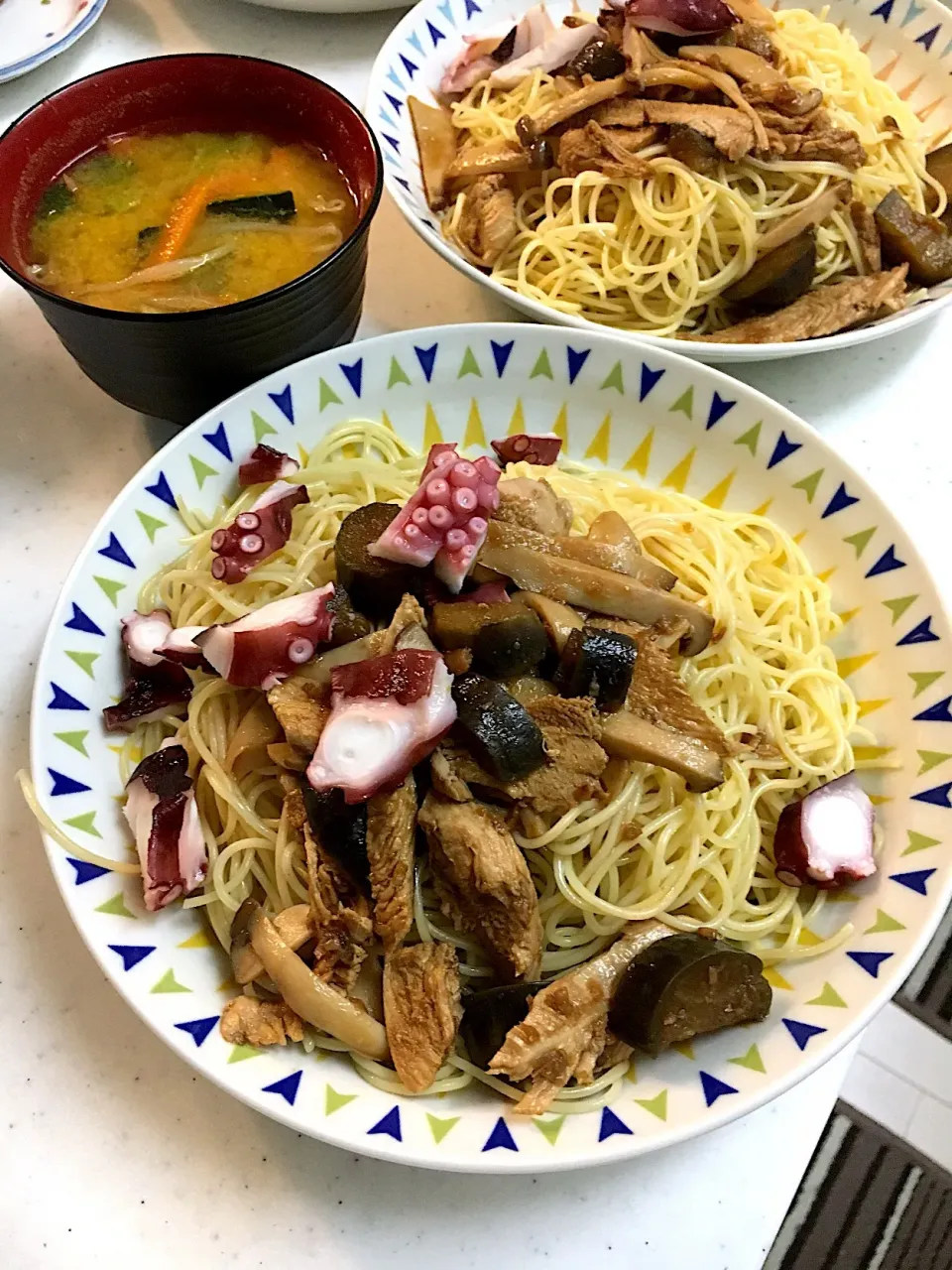 梅肉ソースパスタと具だく味噌汁|みウラさん