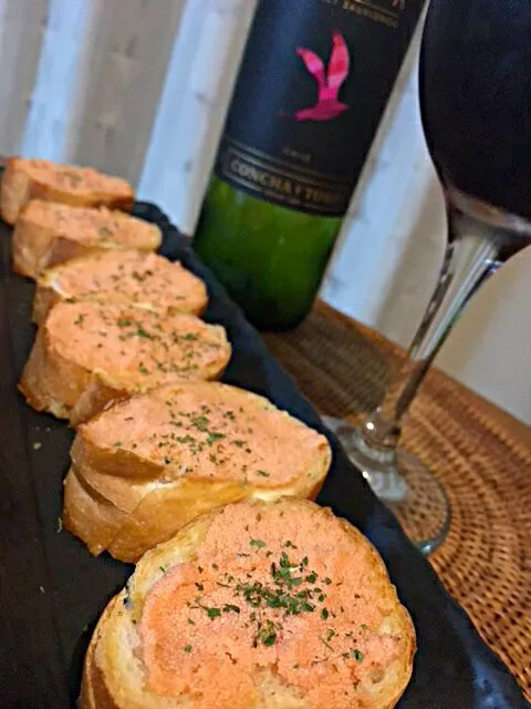 メンタイフランス😋✨🍷🎶お腹すいた～から炭水化物アテ😁ちゃんと腹筋してからワイン空けたからよしとする｡。と自分に甘あまで😆|アイさん