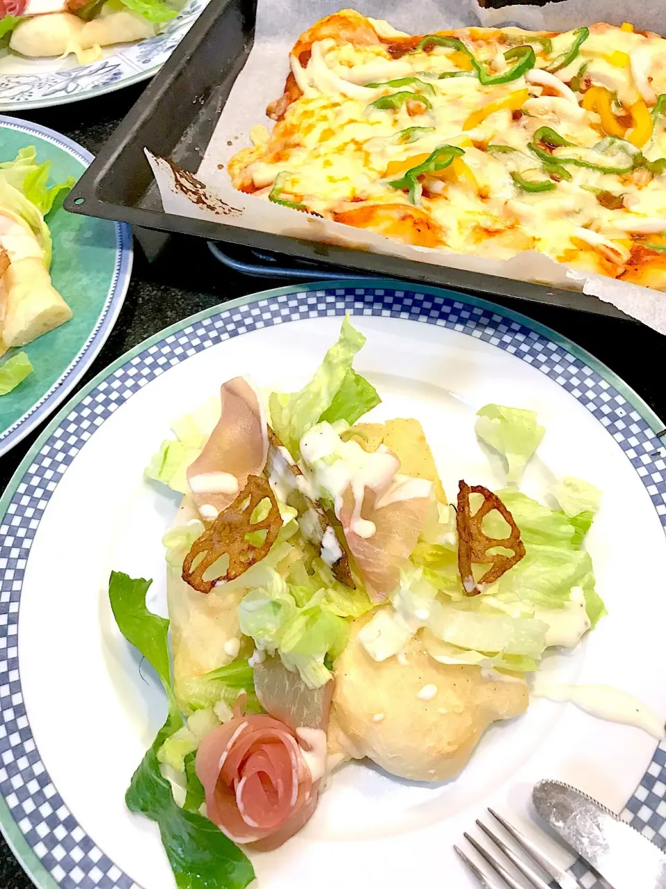 Snapdishの料理写真:夜ご飯は
ピザサラダ🍕🥗|シュトママさん