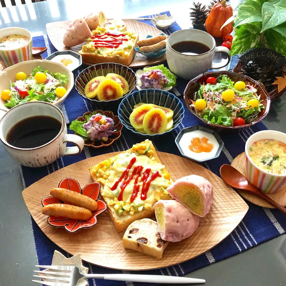 Snapdishの料理写真:手作りパンの朝ごはん|kyoro_sanさん