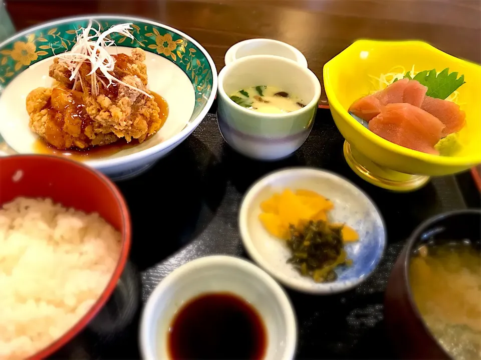 日替わり定食 唐揚げとお刺身|古山さん