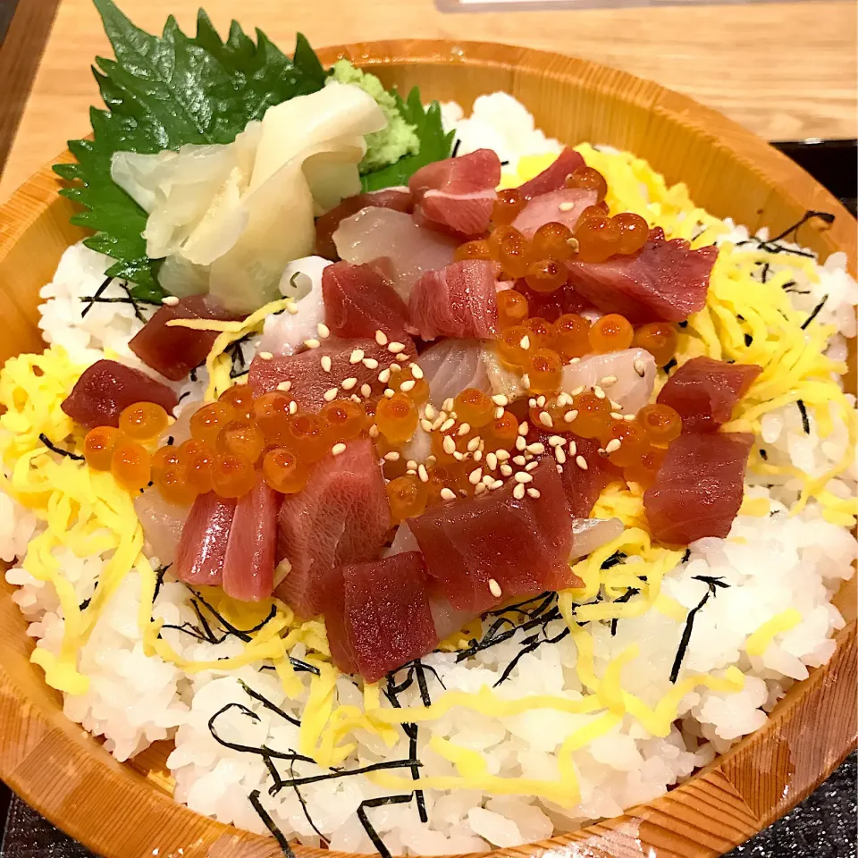 海鮮バラちらし丼定食|r1990297さん