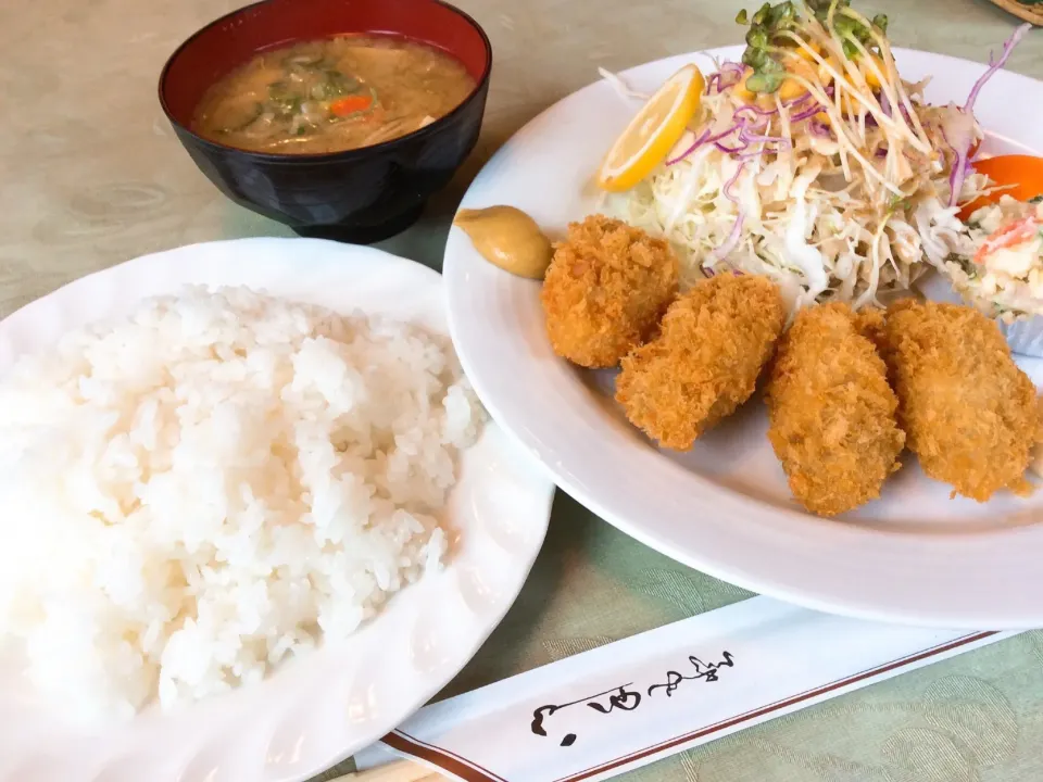 牡蠣のシーズンがやってきたんですね〜〜😋カキフライ定食 お箸で食べる洋食屋さん❣️|アライさんさん