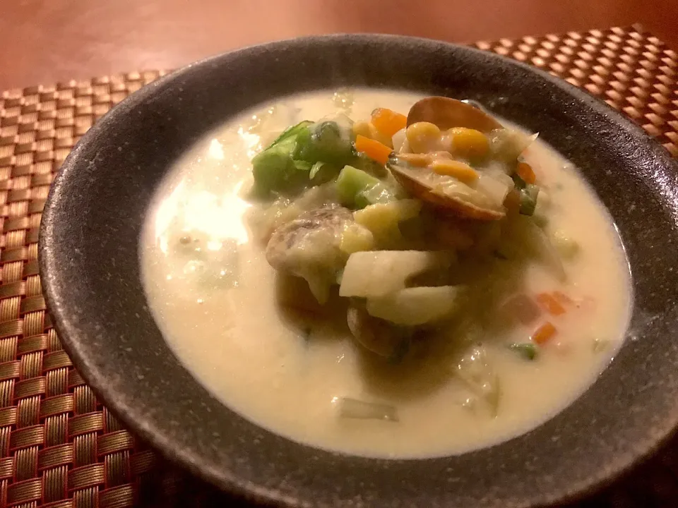 Snapdishの料理写真:Veggie Clam Soy chowder🐚お野菜たっぷり豆乳ｸﾗﾑﾁｬｳﾀﾞｰ♨|🌈Ami🍻さん