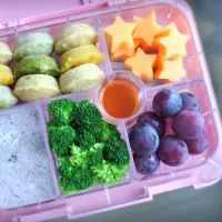 Snapdishの料理写真:Salt/Sugar-Free Vegan Bento for Baby and Mommy  塩・砂糖・乳製品・卵無しの赤ちゃん主導の離乳食のお弁当|Nyam | 照ちゃんさん