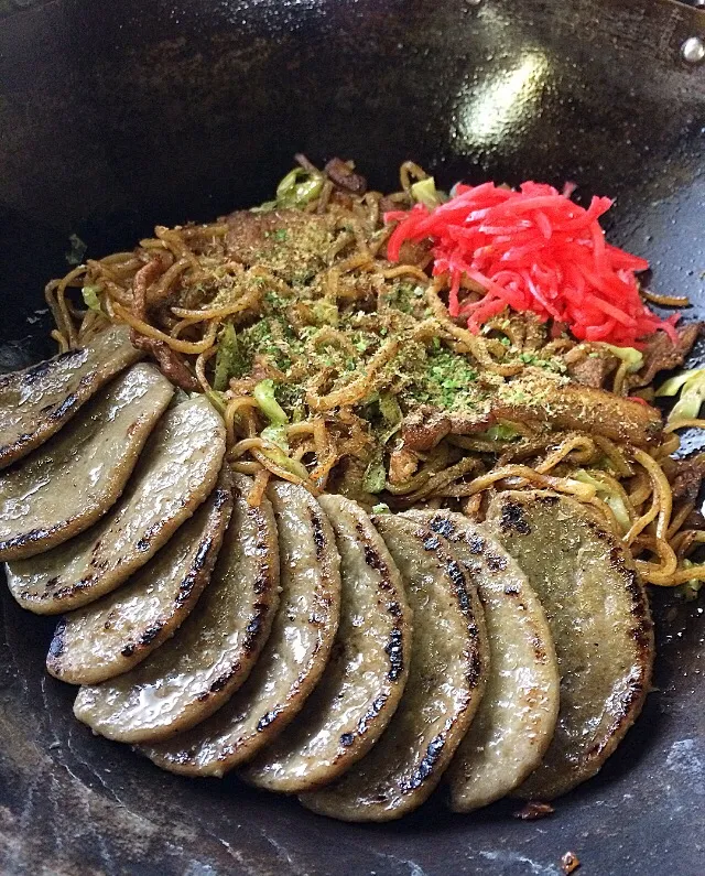 黒はんぺん焼きそば|ガク魁‼︎男飯さん